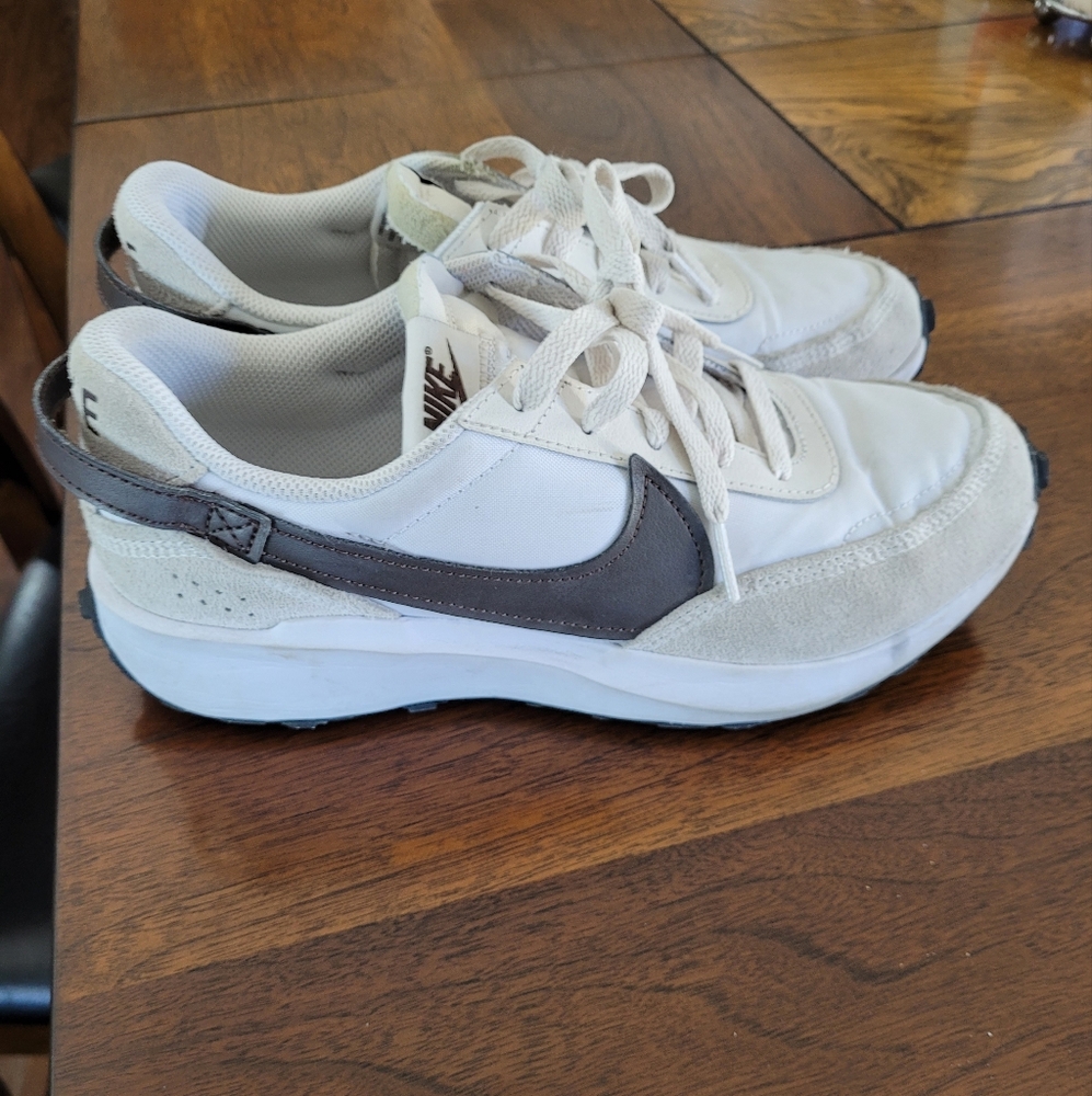 Nike Womens Waffle Debut Sneakers